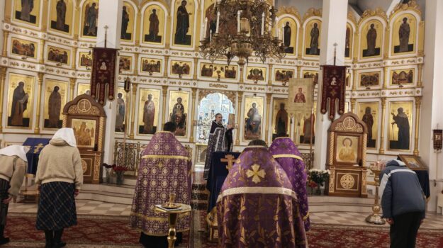 08 марта в Воскресенье была отслужена первая Пассия.