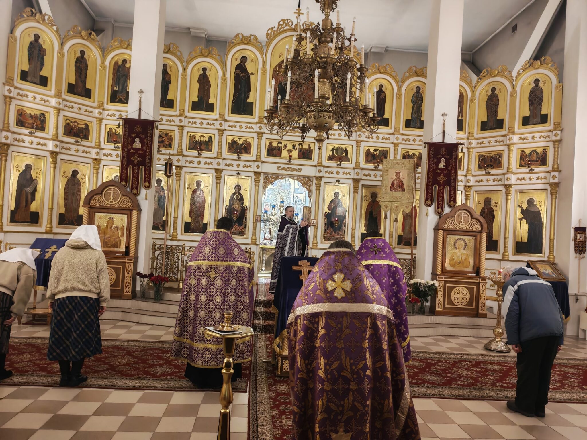 08 марта в Воскресенье была отслужена первая Пассия.