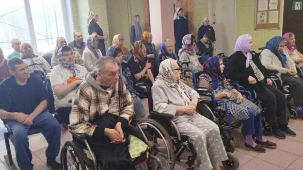 Молебен о болящих в Мурманском доме интернате для престарелых и инвалидов, 12 марта